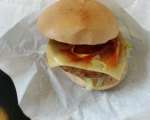 Foto zu Burger Frankfurter Oma mit Käse